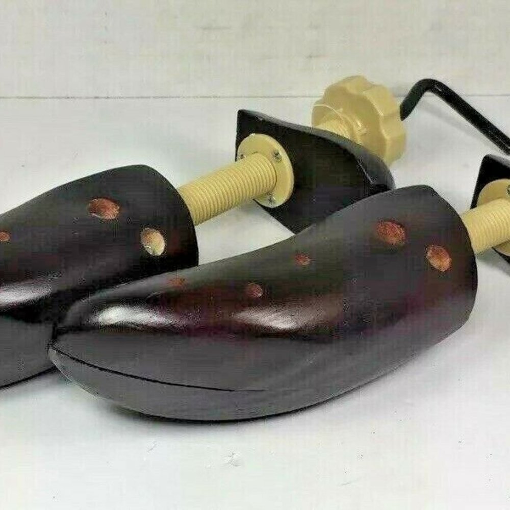 Comfy Puppy Pair of Cedar Two Way Shoe Stretchers